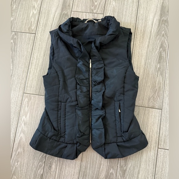 Soft Surroundings|Black Sleeveless Quilted Puffer Vest with ruffles•••size XS - Picture 4 of 11